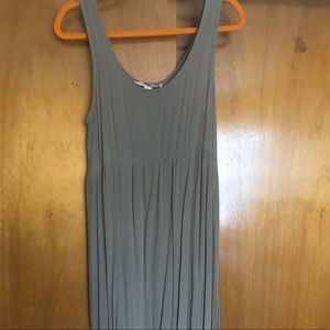 Long & Flowy Maxi Dress 🌿 Forever 21 Contemporary